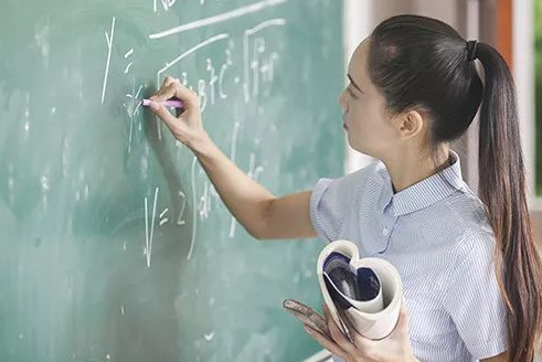  為什么四川教師資格證越來越難考，考的人卻只增不減？